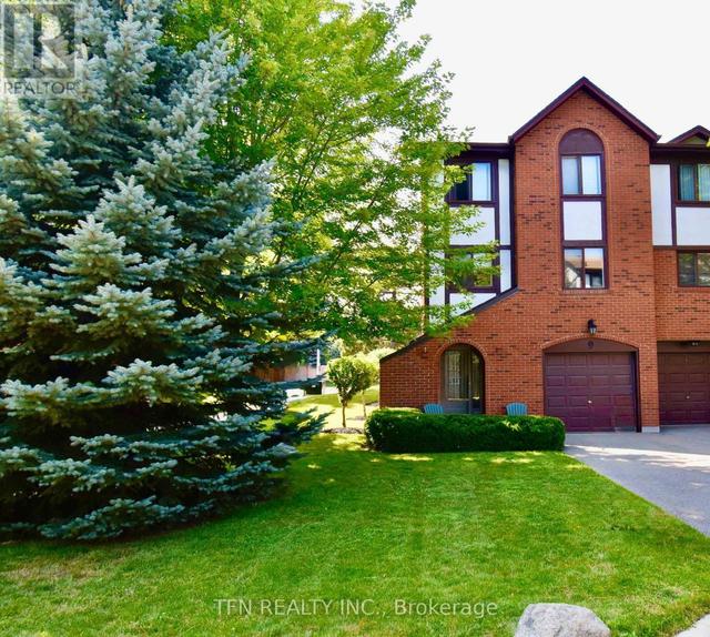 9 - 4165 FIELDGATE DRIVE  Mississauga, ON L4W 2M9