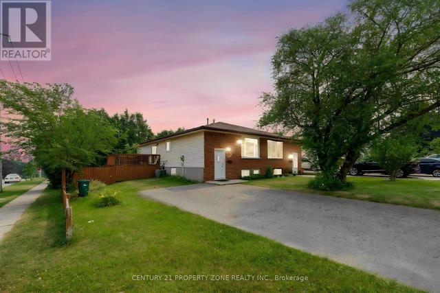137 NICKOLAS CRESCENT  Cambridge, ON N3C 3L7