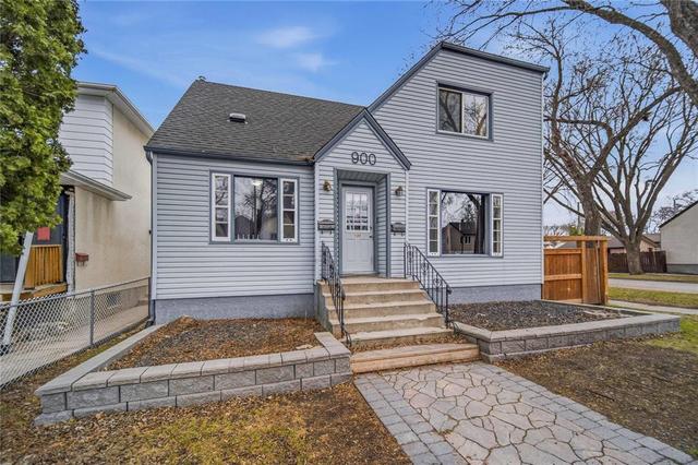 900 Bond Street Winnipeg, MB R2C 2M8