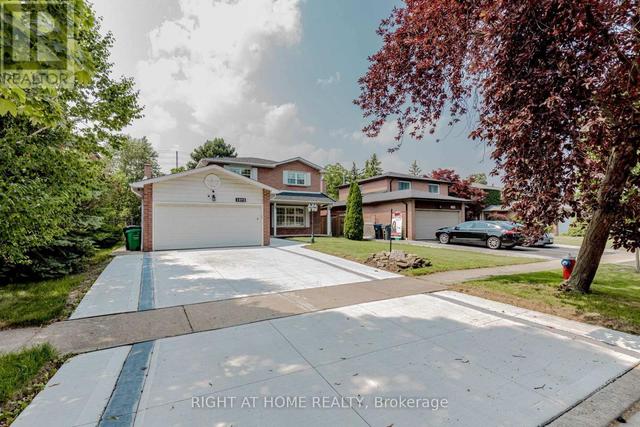 1073 MESA CRESCENT  Mississauga, ON L5R 3E7