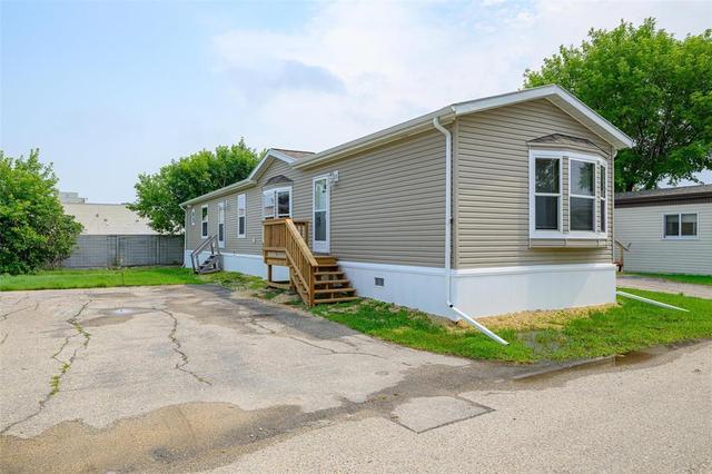 53 Springwood Drive  Winnipeg, MB R2N 1B6
