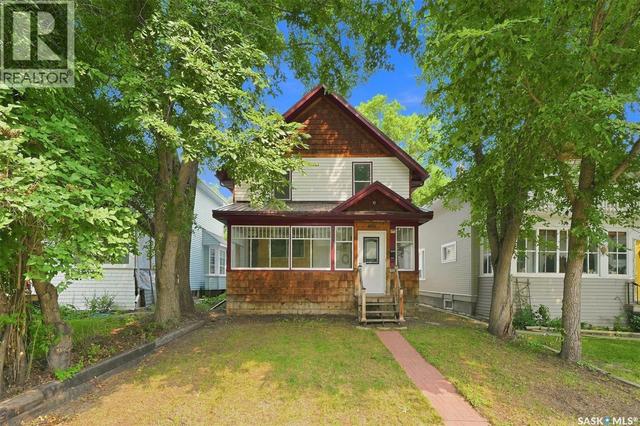 406 27th STREET W  Saskatoon, SK S7L 0J9