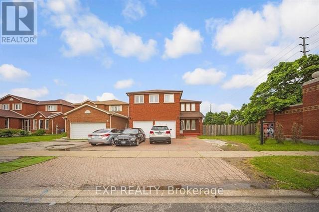 692 HUNTINGTON RIDGE DRIVE  Mississauga, ON L5R 1Z5