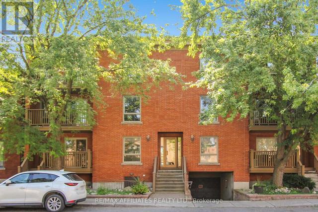 1 - 160 BRUYERE STREET  Ottawa, ON K1N 5E1