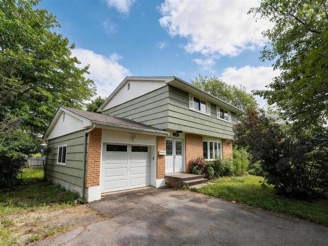230 Gourok Avenue  Dartmouth, NS B2X 1K5
