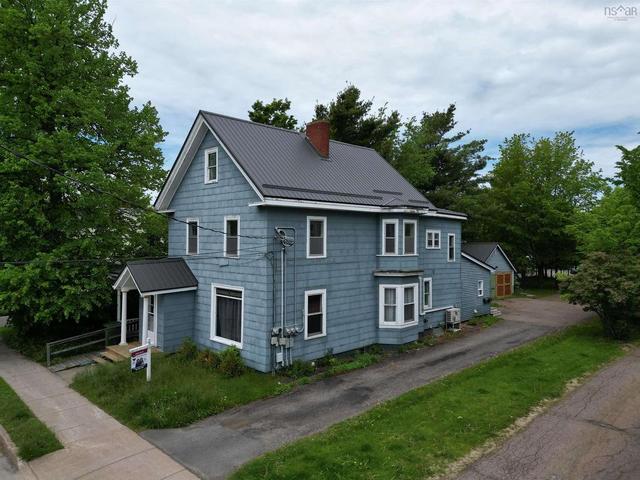 43 DUKE Street  Truro, NS B2N 2A3