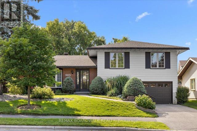 965 CAHILL DRIVE W  Ottawa, ON K1V 9H9