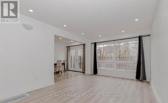 56 - 7500 GOREWAY DRIVE  Mississauga, ON L4T 3C7