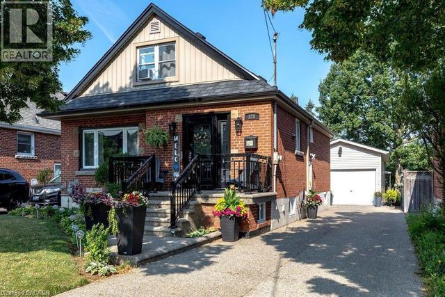 328 EAST 19TH Street  Hamilton, ON L9A 4S8