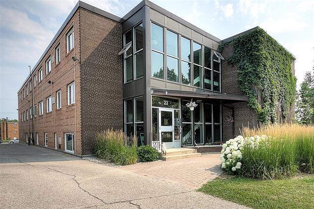 303-23 Lyndale DR  Winnipeg, MB R2H 1K2