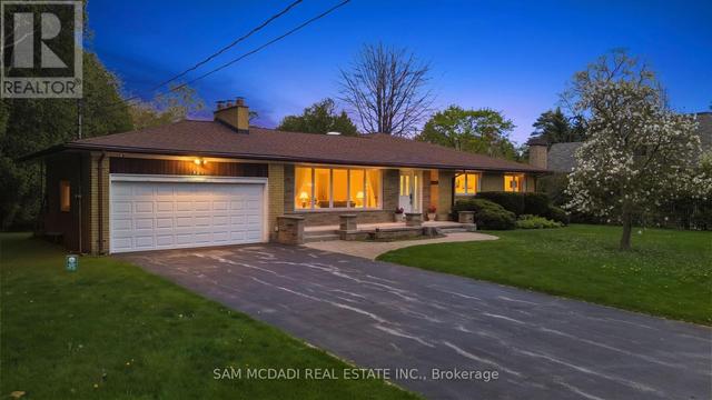 521 VANESSA CRESCENT  Mississauga, ON L5H 2N4