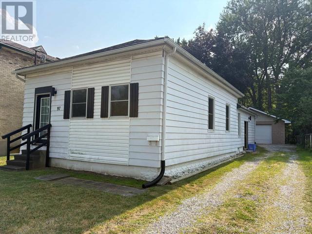 97 CHESLEY AVENUE  London East (East L), ON N5Z 2C3