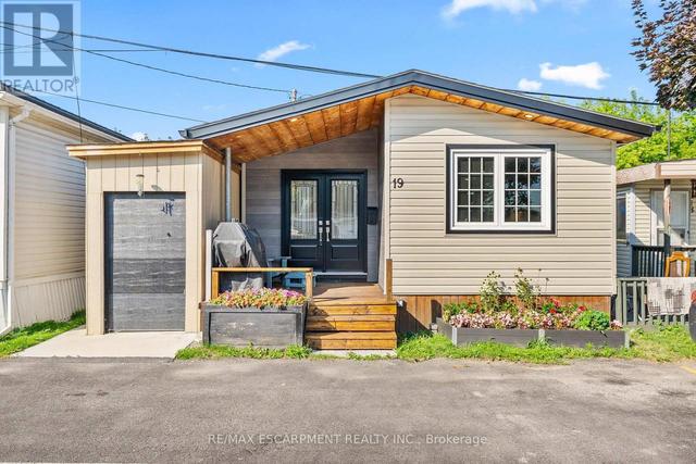 19 - 3233 DERRY ROAD E  Mississauga, ON L4T 1A8