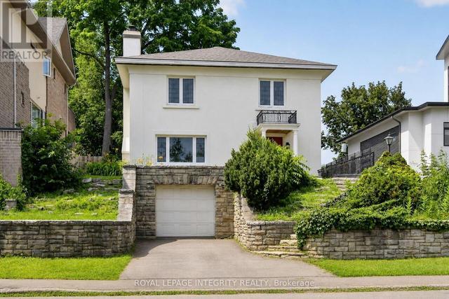84 RIVERDALE AVENUE  Ottawa, ON K1S 1R2