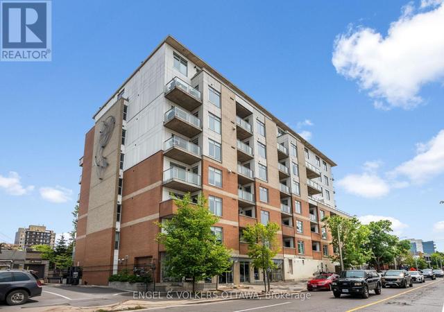 602 - 131 HOLLAND AVENUE  Ottawa, ON K1Y 3A2
