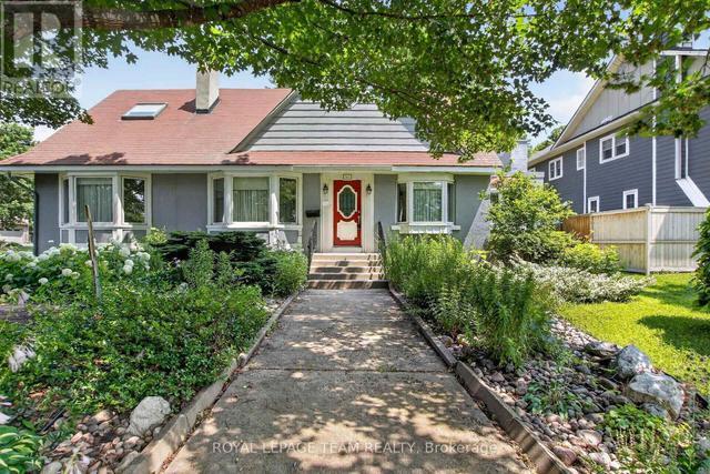 961 KINGSMERE AVENUE  Ottawa, ON K2A 3K3