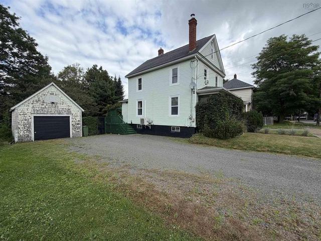 69 Alice Street  Truro, NS B2N 2M8