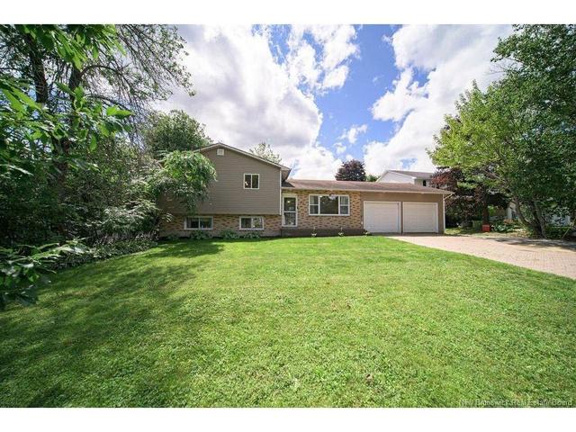 72 Birmingham CRT  Fredericton, NB E3B 6H2