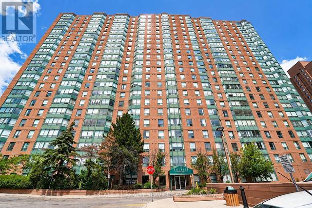 904 - 135 HILLCREST AVENUE  Mississauga, ON L5B 4B1