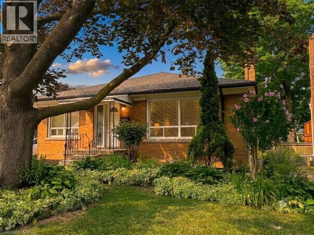 20 LLOYD MANOR Road Etobicoke, ON M9B 5H6