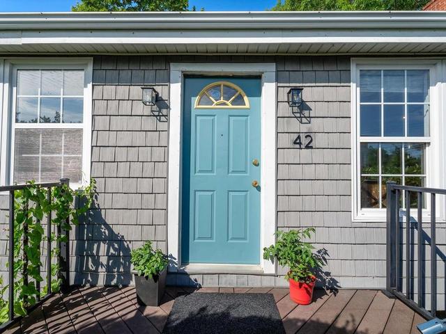 42 Birch Street  Halifax, NS B3N 2V1
