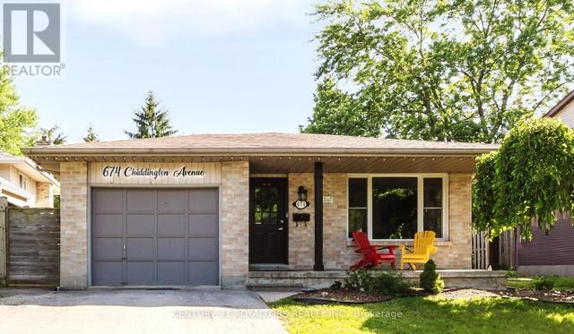 674 CHIDDINGTON AVENUE  London South, ON N6C 2W7