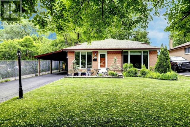 2694 TRUSCOTT DRIVE  Mississauga, ON L5J 2B7