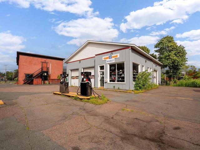 139 Victoria Street E  Amherst, NS B4H 1X9