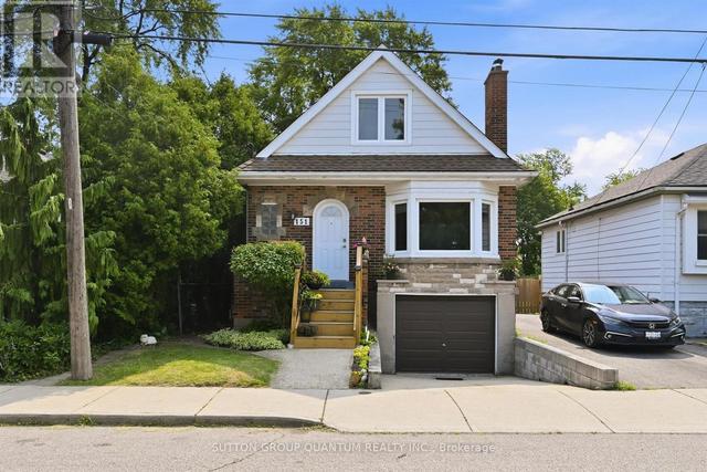 151 EAST 16TH STREET  Hamilton, ON L9A 4J4
