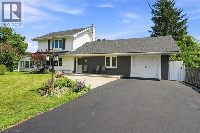 937 PARK Avenue W  Burlington, ON L7T 1N8
