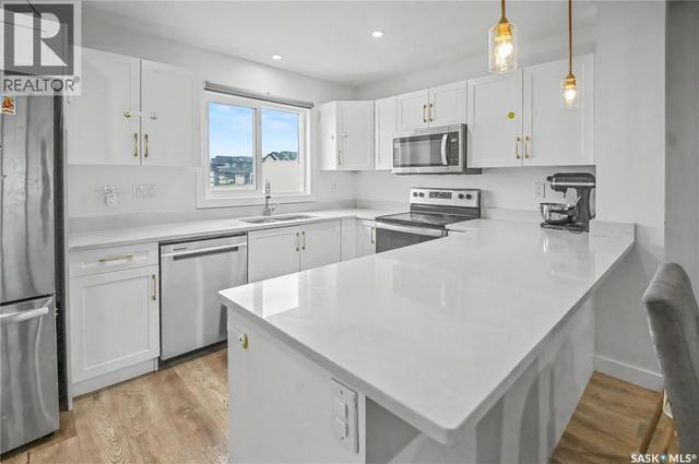 106 Westfield ROAD  Saskatoon, SK S7V 0Z8