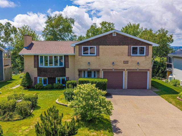 19 Bayswater Road  Dartmouth, NS B2W 4H2