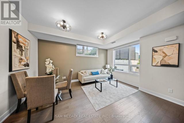 1 - 670 ATWATER AVENUE  Mississauga, ON L5G 0B6