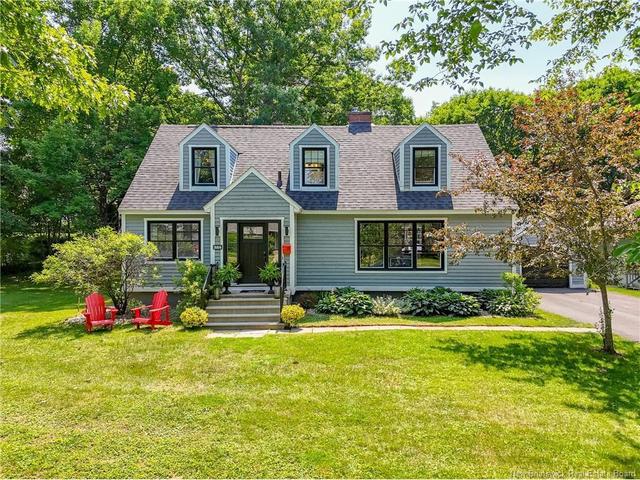 384 Parkhurst DR  Fredericton, NB E3B 2K4