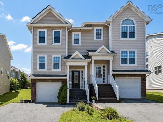 72 Fleetview Drive  Halifax, NS B3M 4W8
