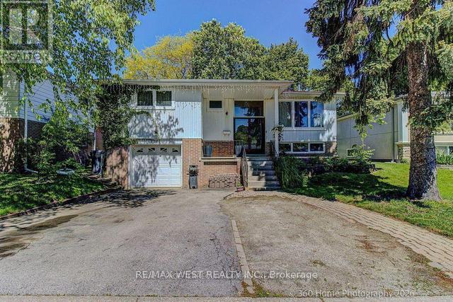 1583 OTTERBY ROAD  Mississauga, ON L4X 1W8