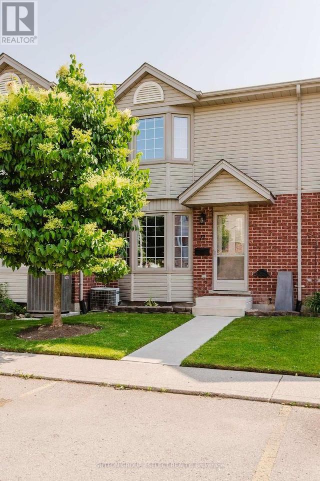 11 - 151 MARTINET AVENUE  London East (East I), ON N5V 4T4