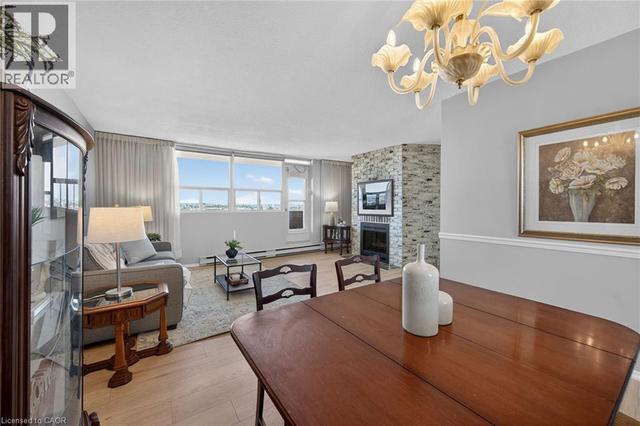 700 DYNES Road Unit# 904  Burlington, ON L7N 3M2