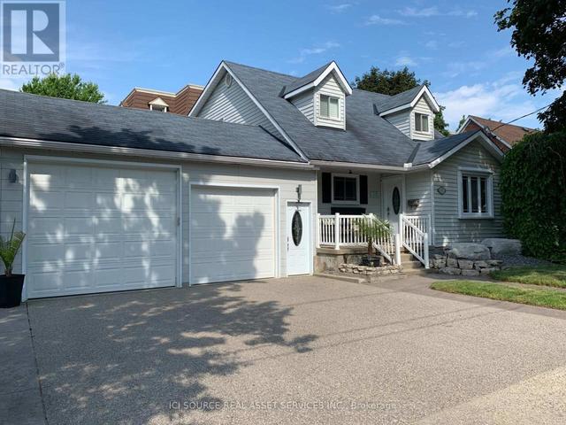 32 CENTRE STREET  Cambridge, ON N1R 4E5