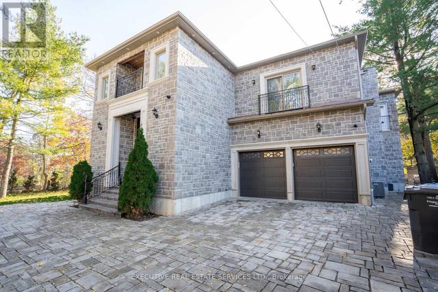 1138 GARDEN ROAD  Mississauga, ON L5H 3J6