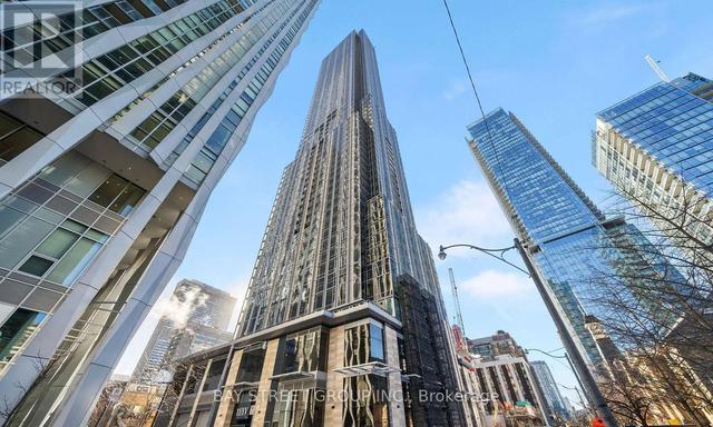 6006 - 11 YORKVILLE AVENUE Toronto, ON M4W 0B7