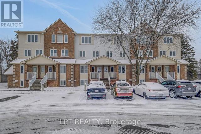 30 - 204 BRISTON PRIVATE  Ottawa, ON K1G 5P8
