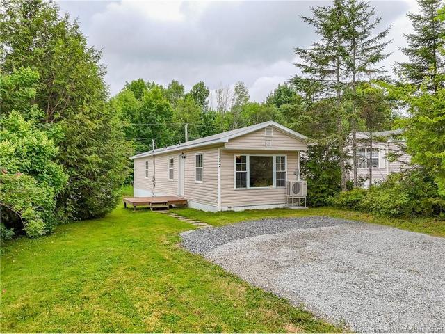 37 Eastwood ST  Fredericton, NB E3B 6M8