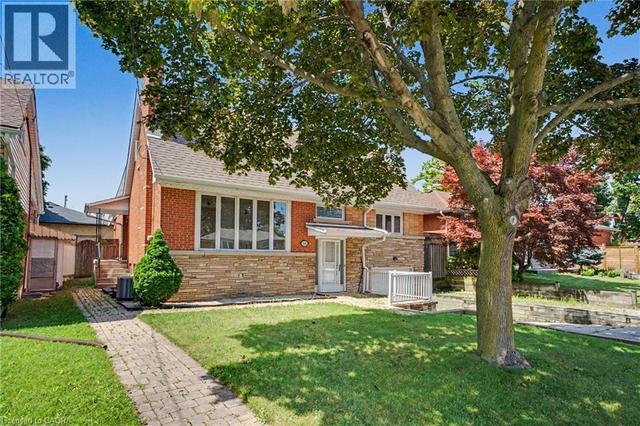100 HARDALE Crescent  Hamilton, ON L8T 1Y3