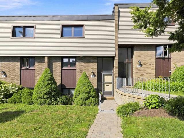 7 Forestside Crescent  Halifax, NS B3M 1M5