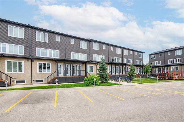 223-325 Park East DR  Winnipeg, MB R3Y 1Z9
