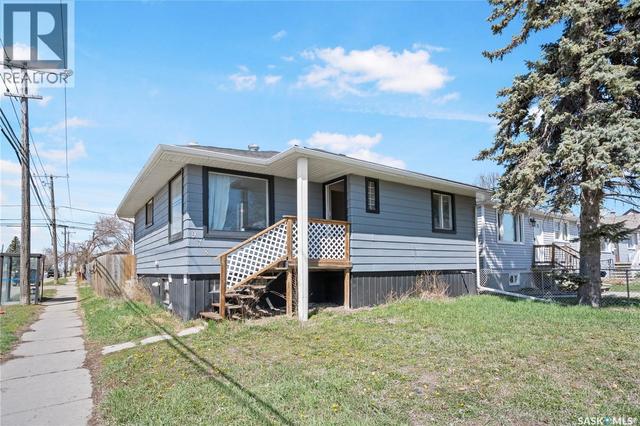 978 Lindsay STREET  Regina, SK S4N 3A6