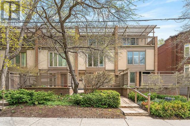 164 DUFFERIN ROAD  Ottawa, ON K1M 2A6