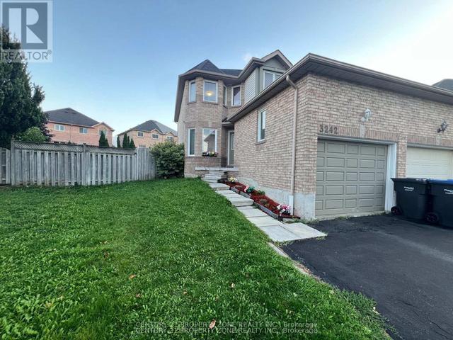 3242 TORTOLA COURT  Mississauga, ON L5N 7C4