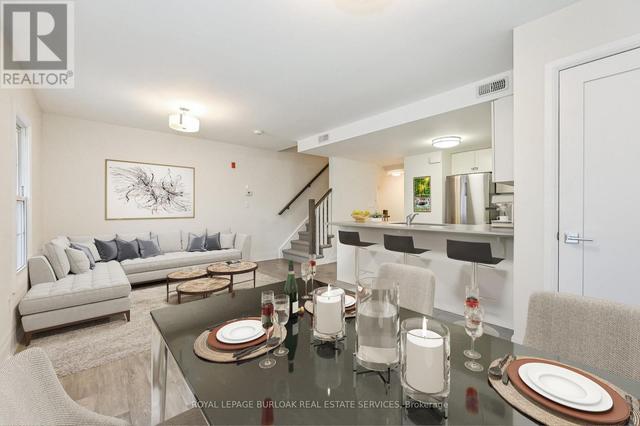 207 - 760 LAKESHORE ROAD E  Mississauga, ON L5E 1C7